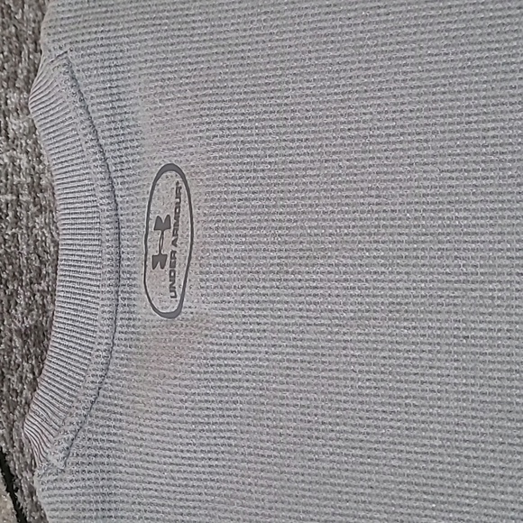 UNDER ARMOUR LOOSE COLDGEAR THERMAL LONG-SLEEVE GRAY SHIRT - Picture 9 of 10